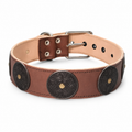 Collier pour Chien en Cuir Véritable – Collier Large Vintage avec Ornements en Métal Gravé (Marron)